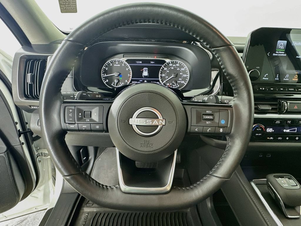Used 2024 Nissan Pathfinder SL AWD/4WD image 11