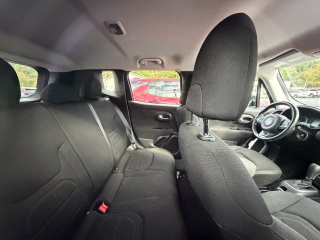 Used 2020 Jeep Renegade Latitude w/ Cold Weather Group AWD/4WD image 11
