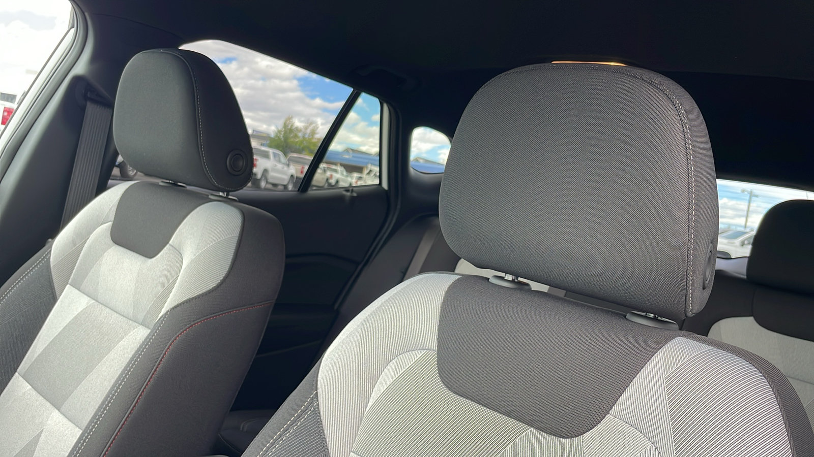 New 2026 Chevrolet Trax RS w/ Sunroof Package FWD image 18