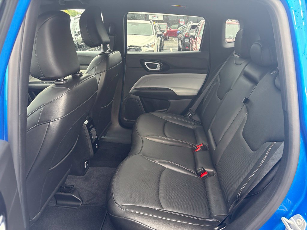 Used 2025 Jeep Compass Limited w/ Elite Group AWD/4WD image 9