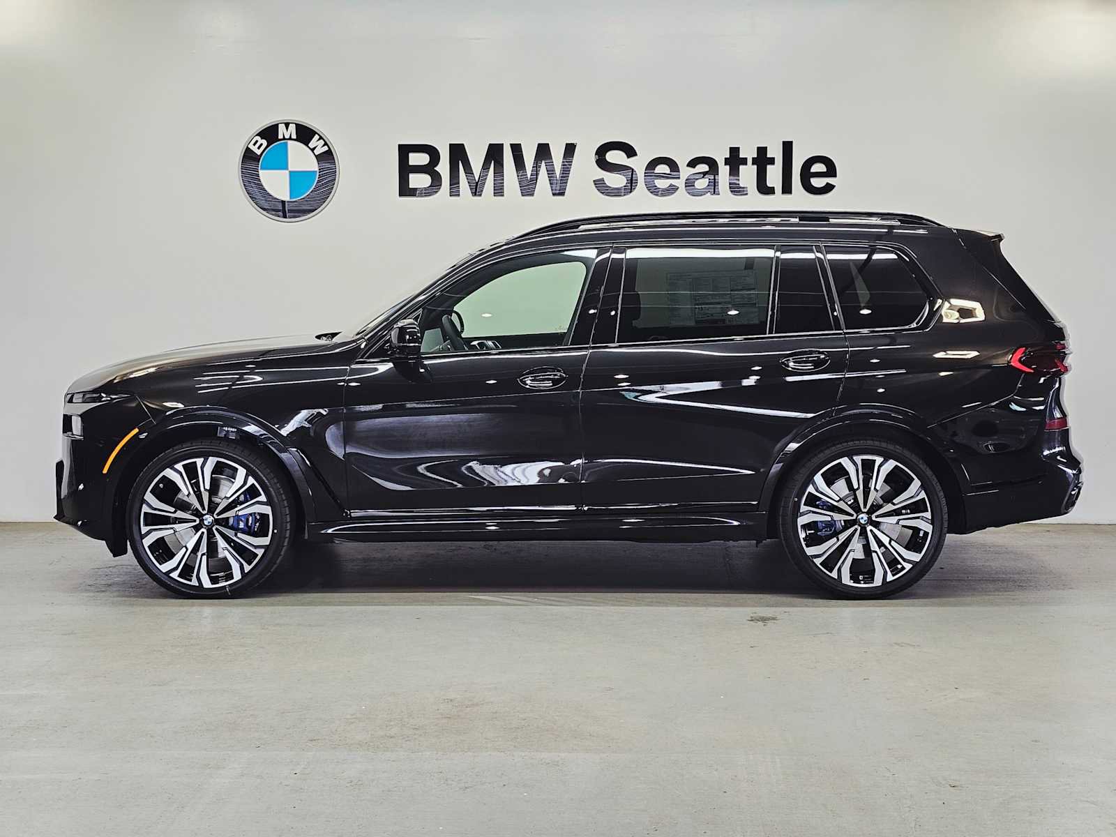 New 2026 BMW X7 M60i image 3