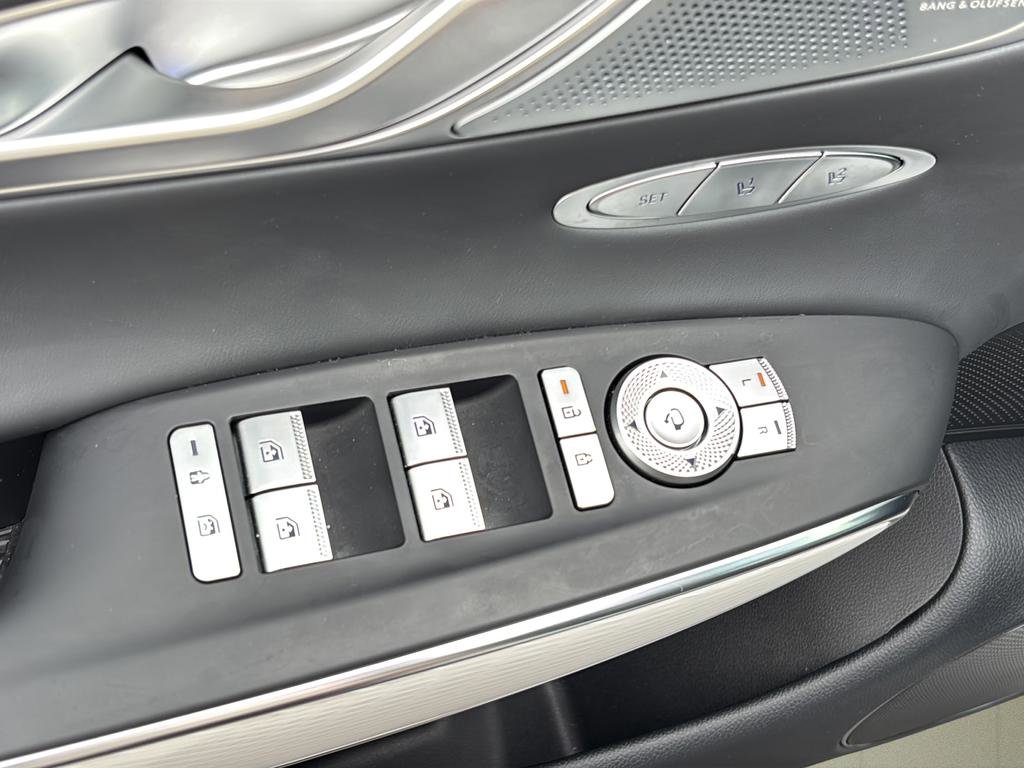 Certified 2026 Genesis GV70 2.5T Advanced image 17