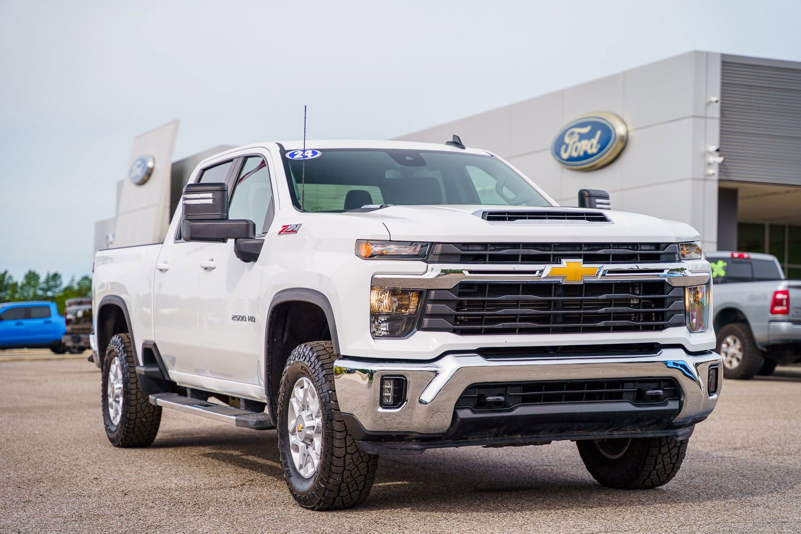 Used 2024 Chevrolet Silverado 2500 LT