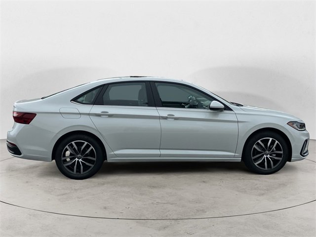 New 2025 Volkswagen Jetta SE image 7