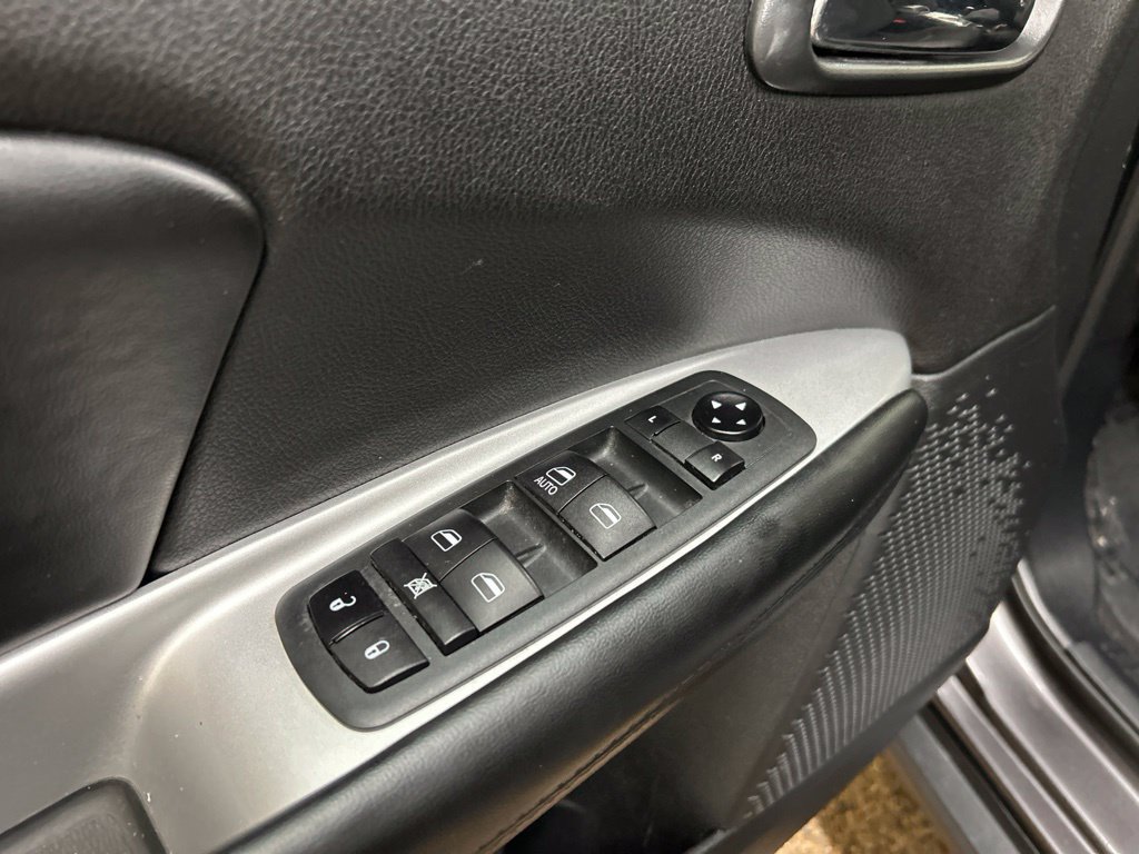 Used 2020 Dodge Journey SE w/ Blacktop Package FWD image 28