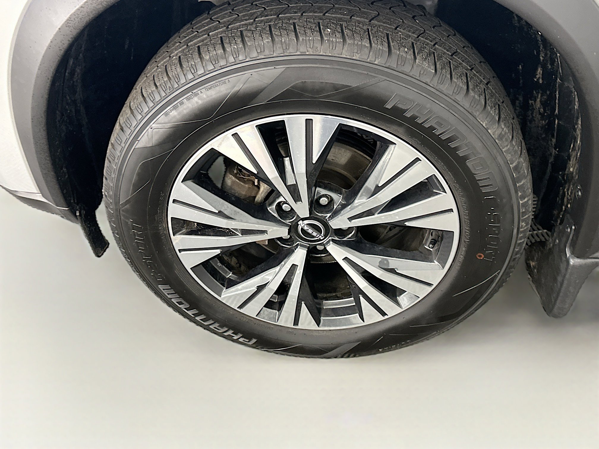 Used 2023 Nissan Rogue SV image 11