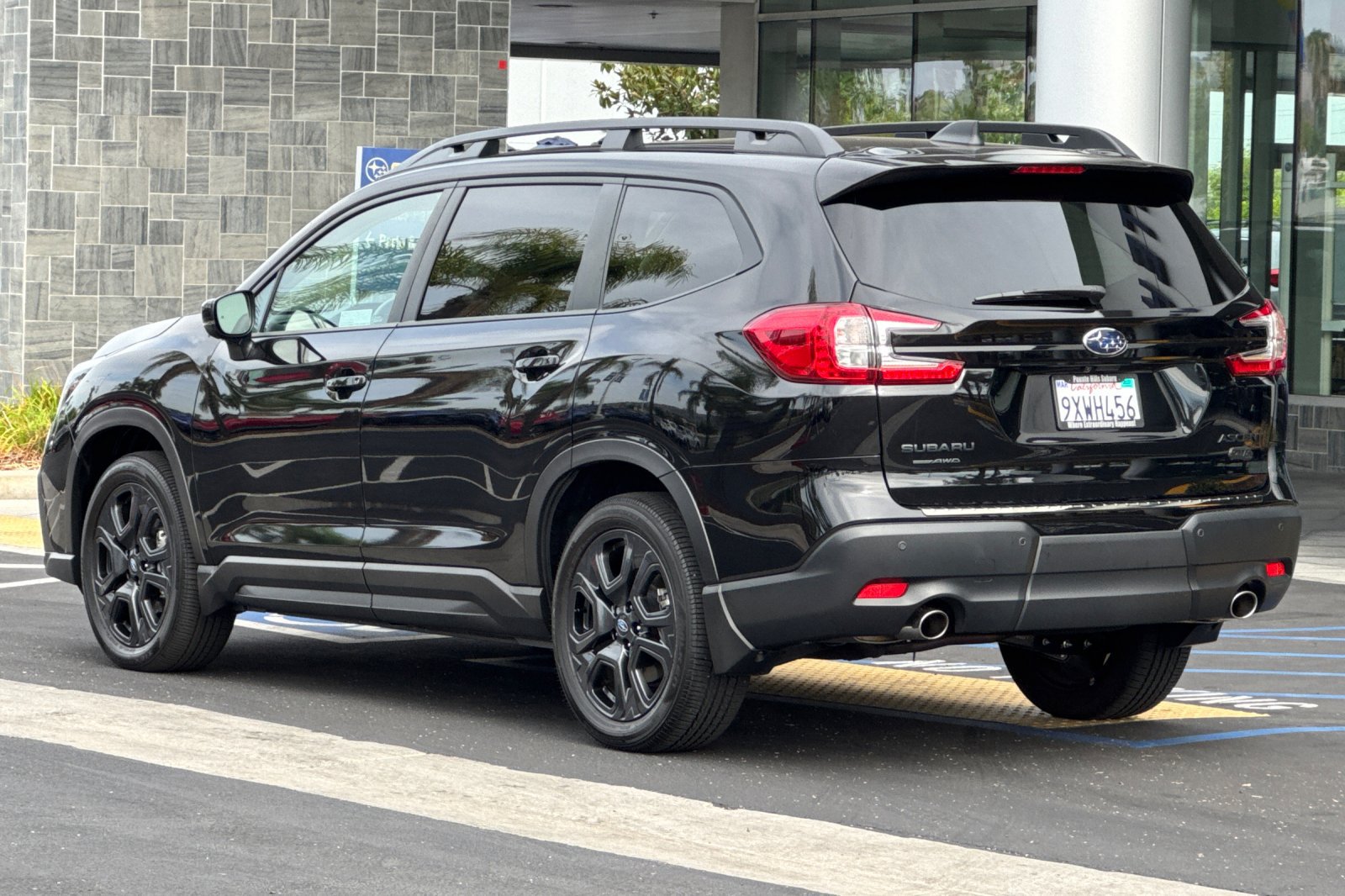 Certified 2026 Subaru Ascent Bronze Edition w/ Onyx Package AWD/4WD image 6