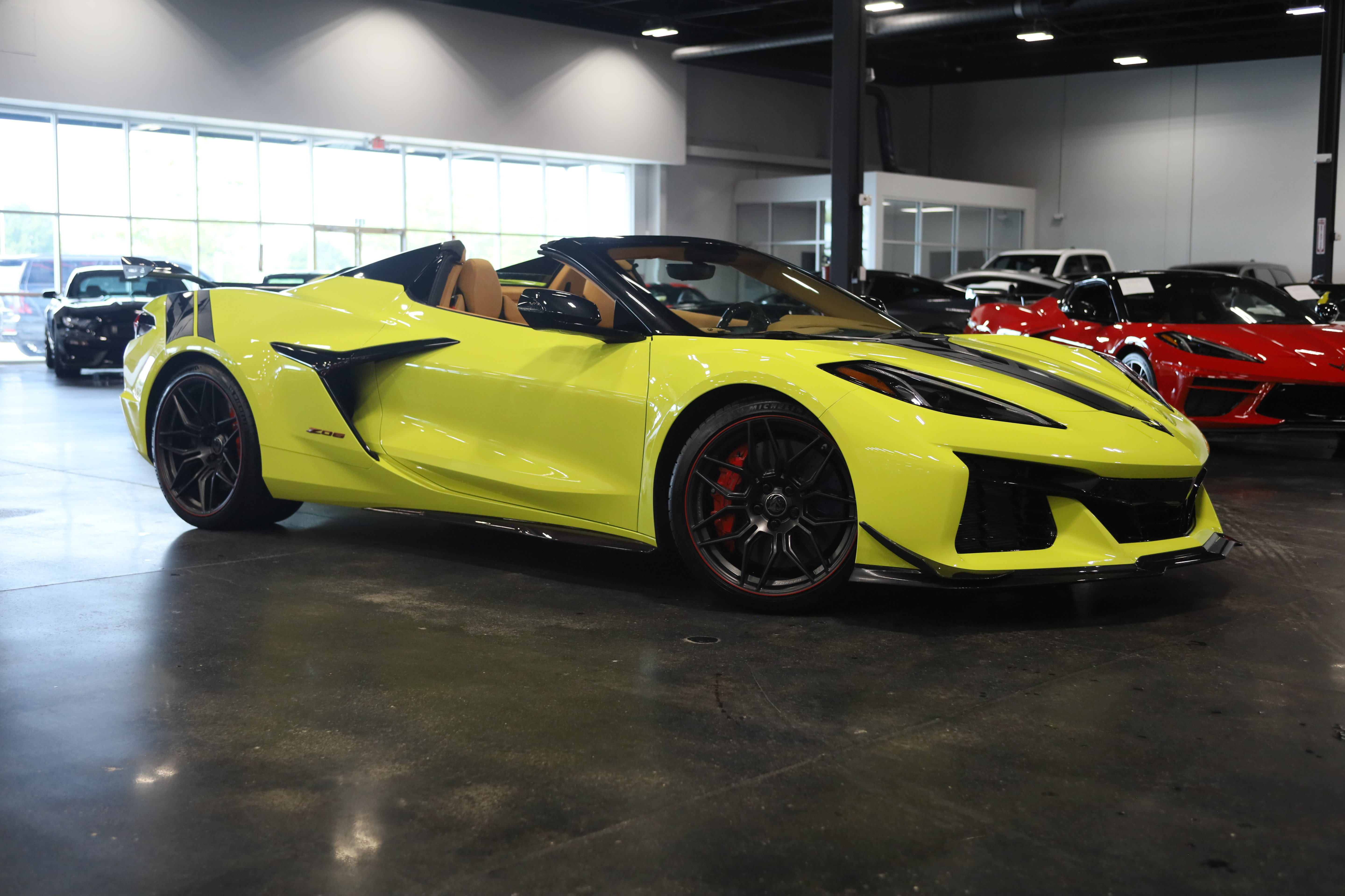 Used 2023 Chevrolet Corvette Z06 w/ Z07 Performance Package RWD image 2