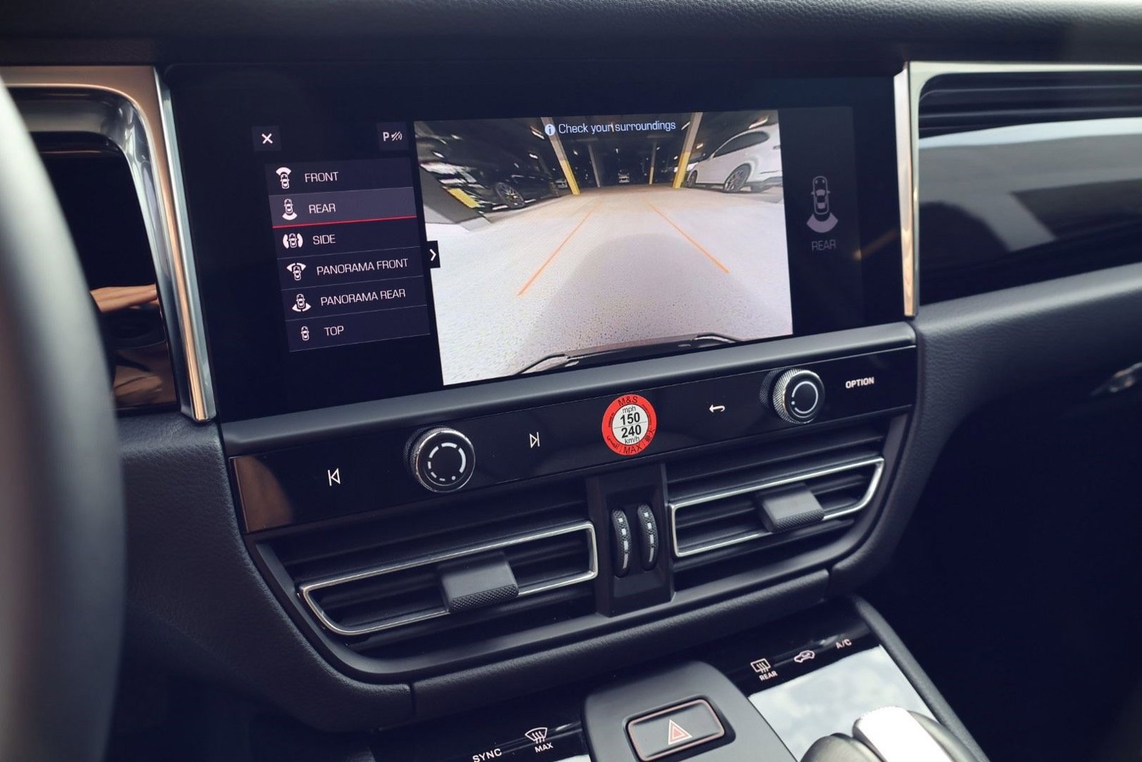 Certified 2025 Porsche Macan image 19