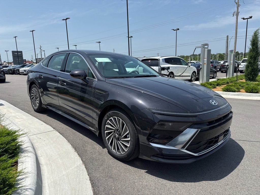 New 2025 Hyundai Sonata SEL image 3