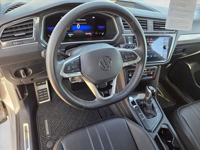 Certified 2023 Volkswagen Tiguan SE R-Line image 10
