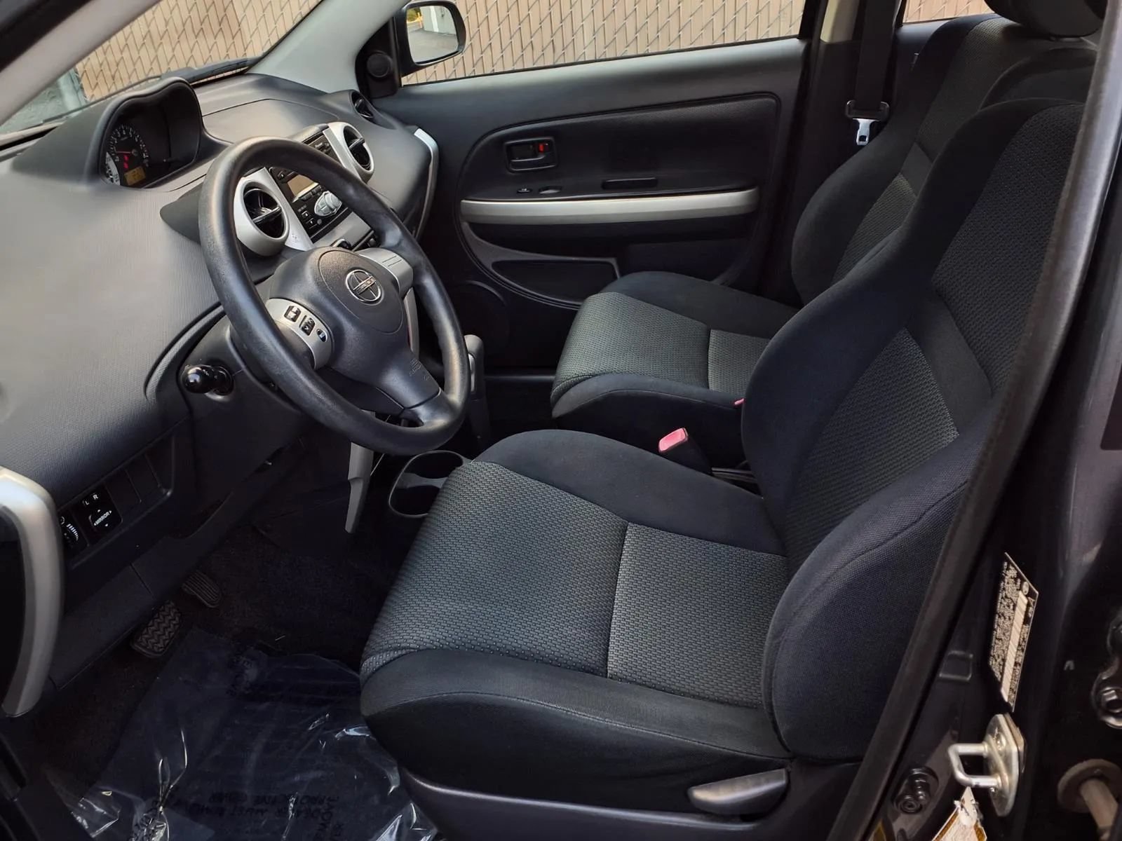 Used 2006 Scion xA FWD image 17