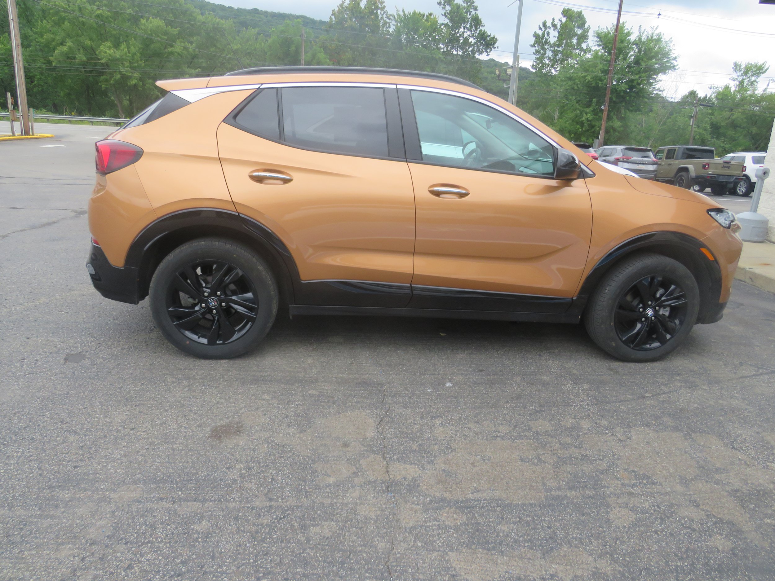 Used 2024 Buick Encore GX Sport Touring w/ Comfort Package AWD/4WD image 7