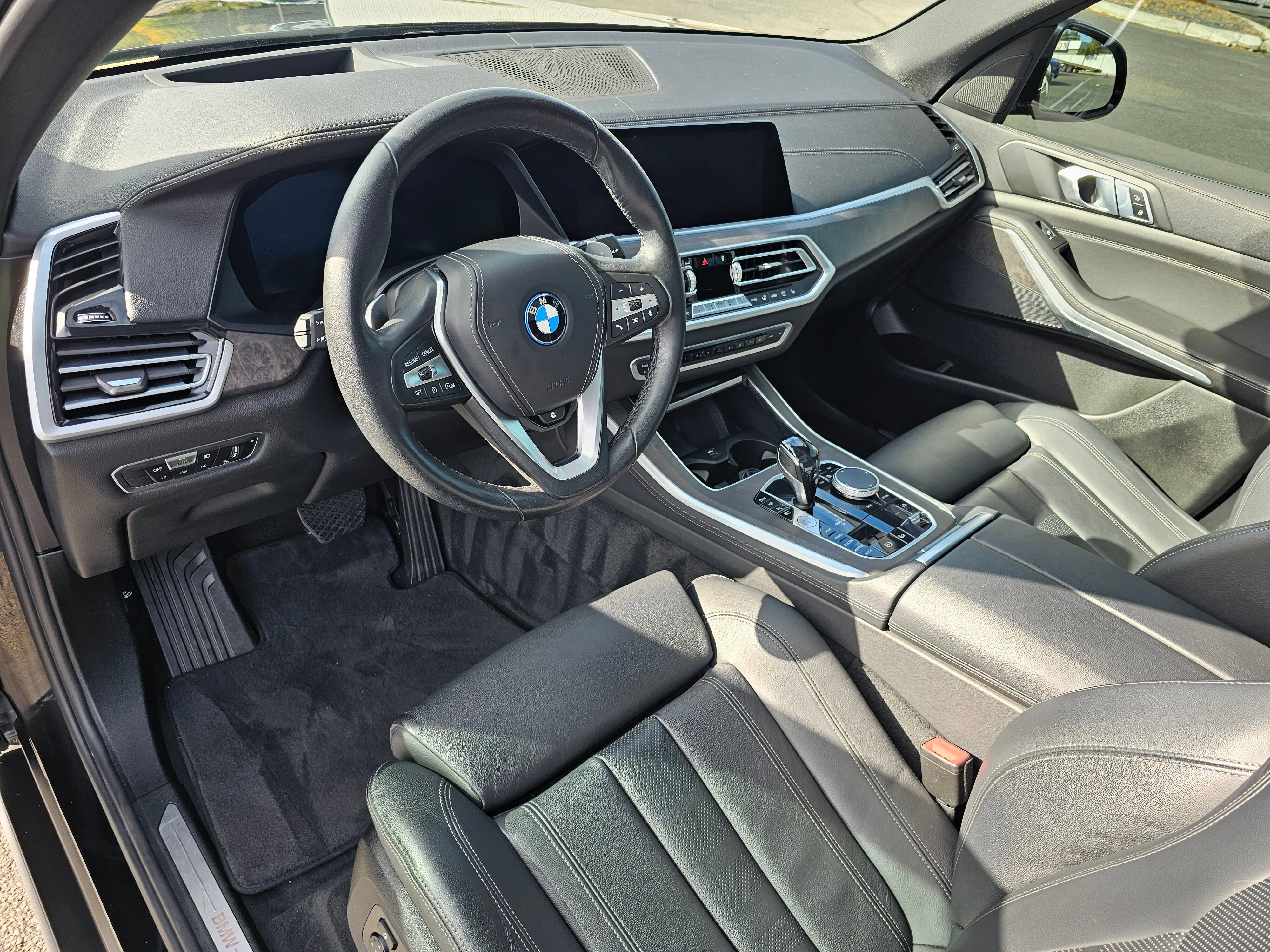 Used 2022 BMW X5 xDrive45e w/ Premium Package image 2