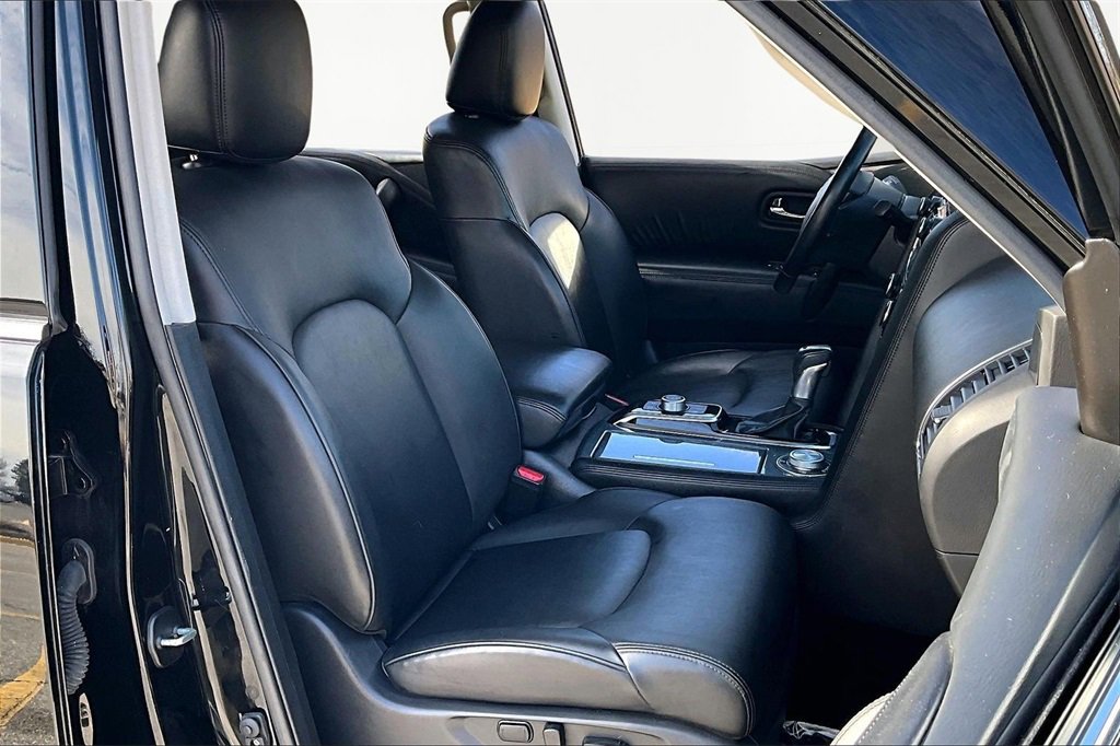 Used 2022 Nissan Armada SV image 7