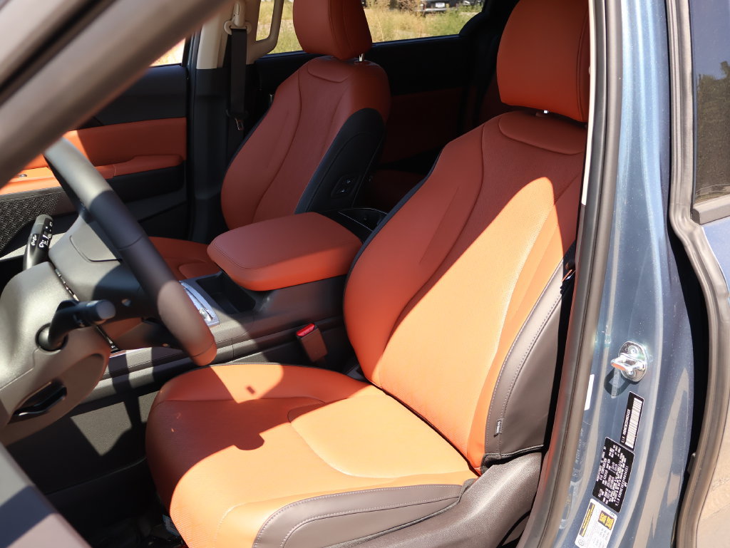 New 2027 Kia Carnival SX w/ Dark Edition Package FWD image 26