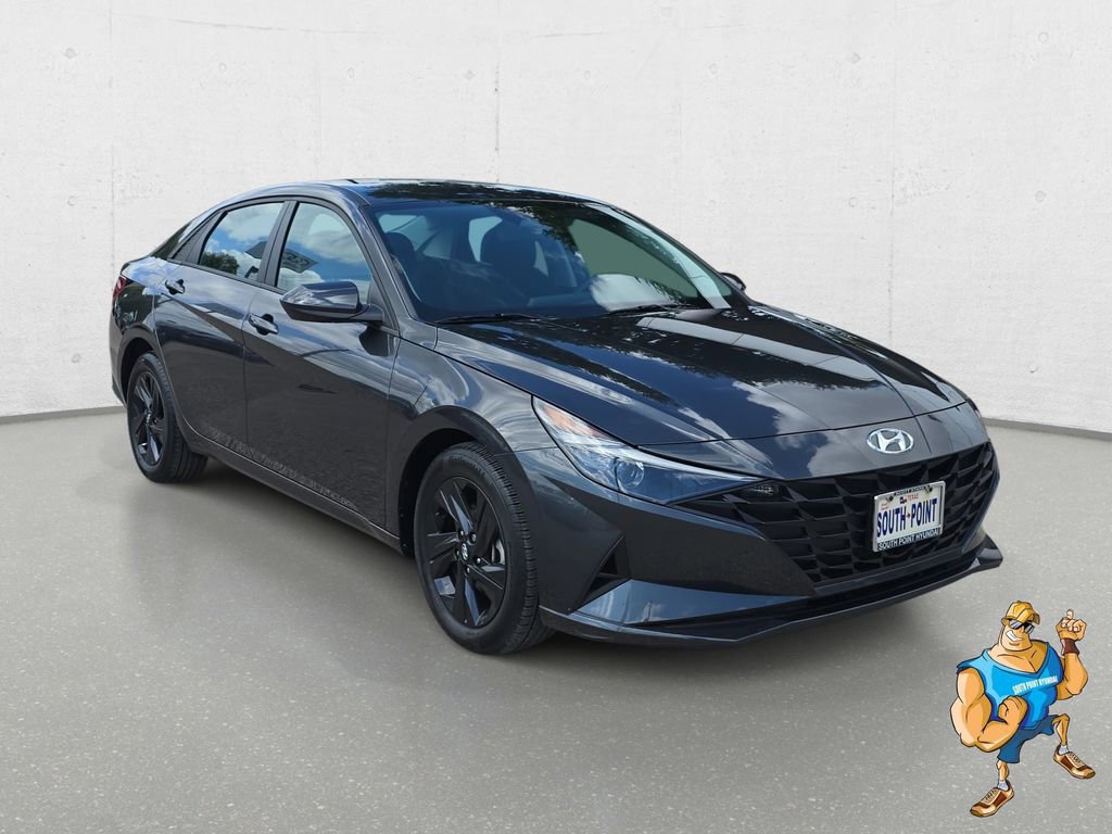 Certified 2023 Hyundai Elantra SEL image 3