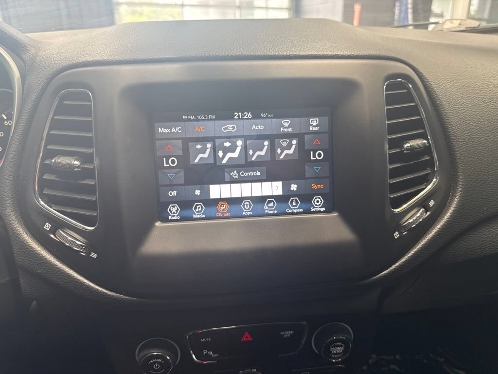 Used 2018 Jeep Compass Latitude w/ Popular Equipment Group AWD/4WD image 18