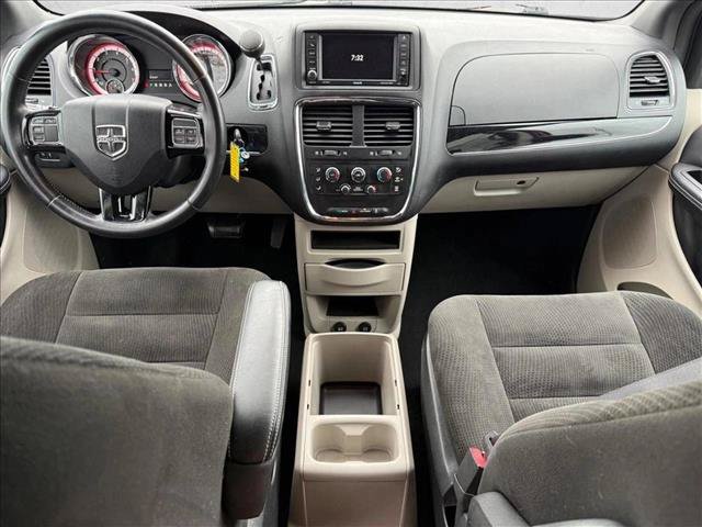 Used 2016 Dodge Grand Caravan SE FWD image 13