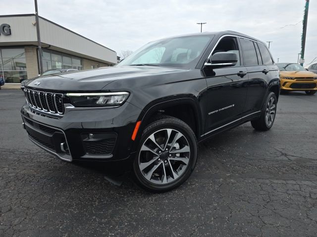 Used 2024 Jeep Grand Cherokee Overland w/ Adv Protech Group III image 2