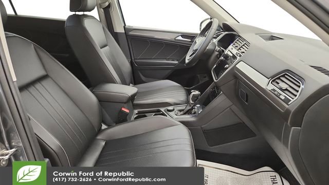 Used 2024 Volkswagen Tiguan SE image 22
