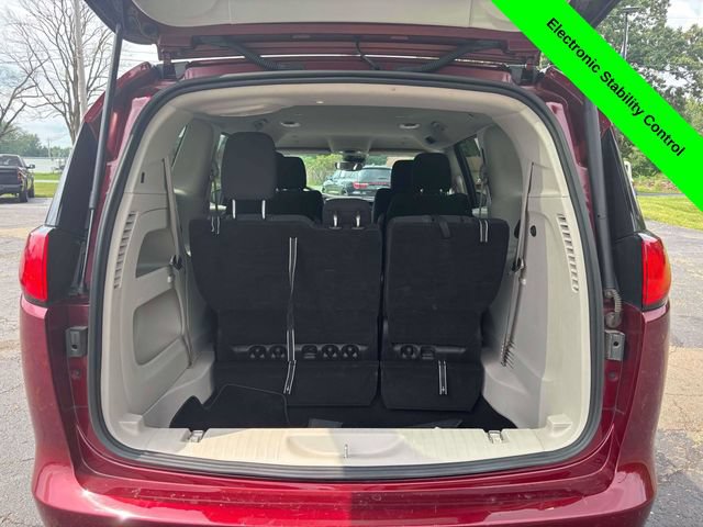 Used 2023 Chrysler Voyager LX FWD image 37
