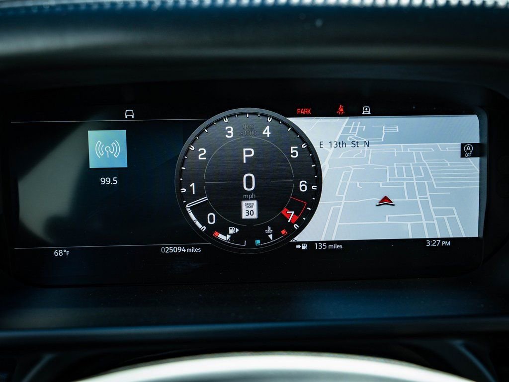 Used 2023 Land Rover Defender 130 X-Dynamic SE image 29