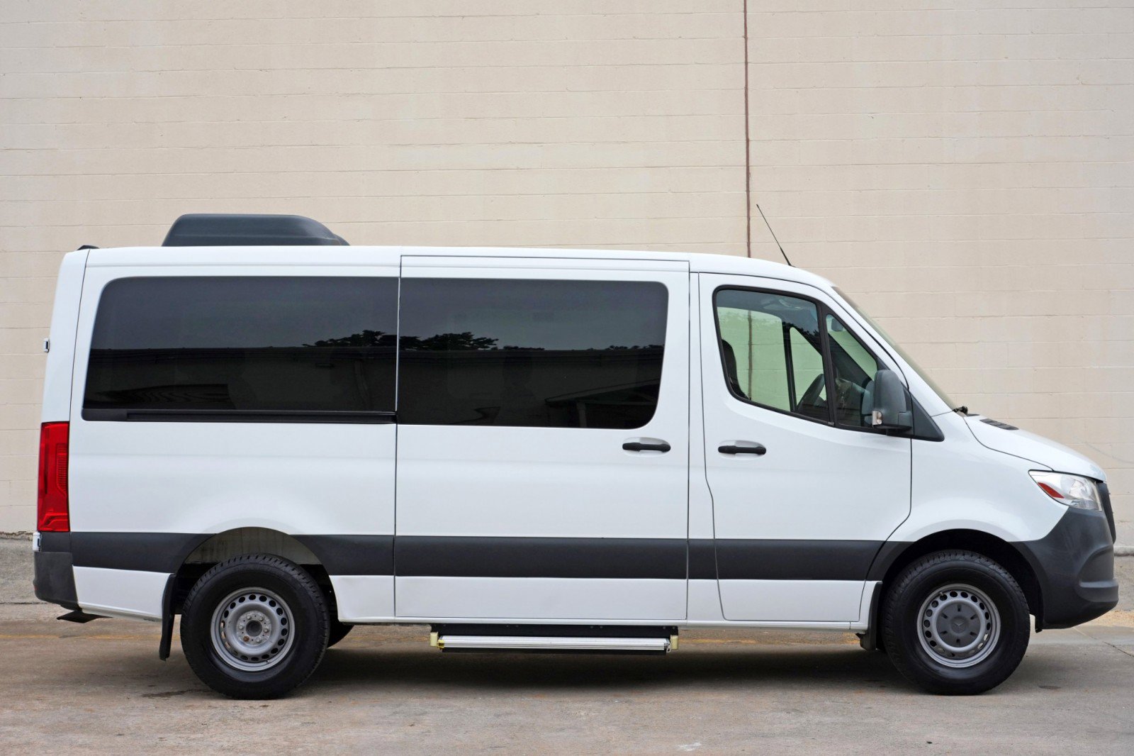 Used 2020 Mercedes-Benz Sprinter 2500 image 45