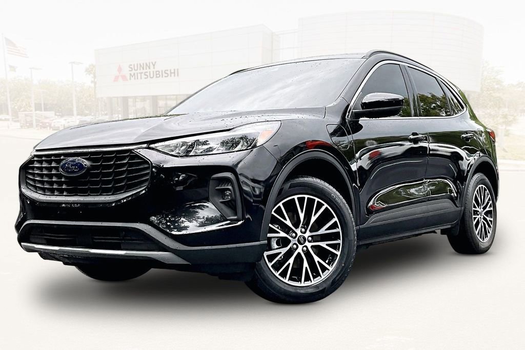 Used 2025 Ford Escape SE FWD image 1