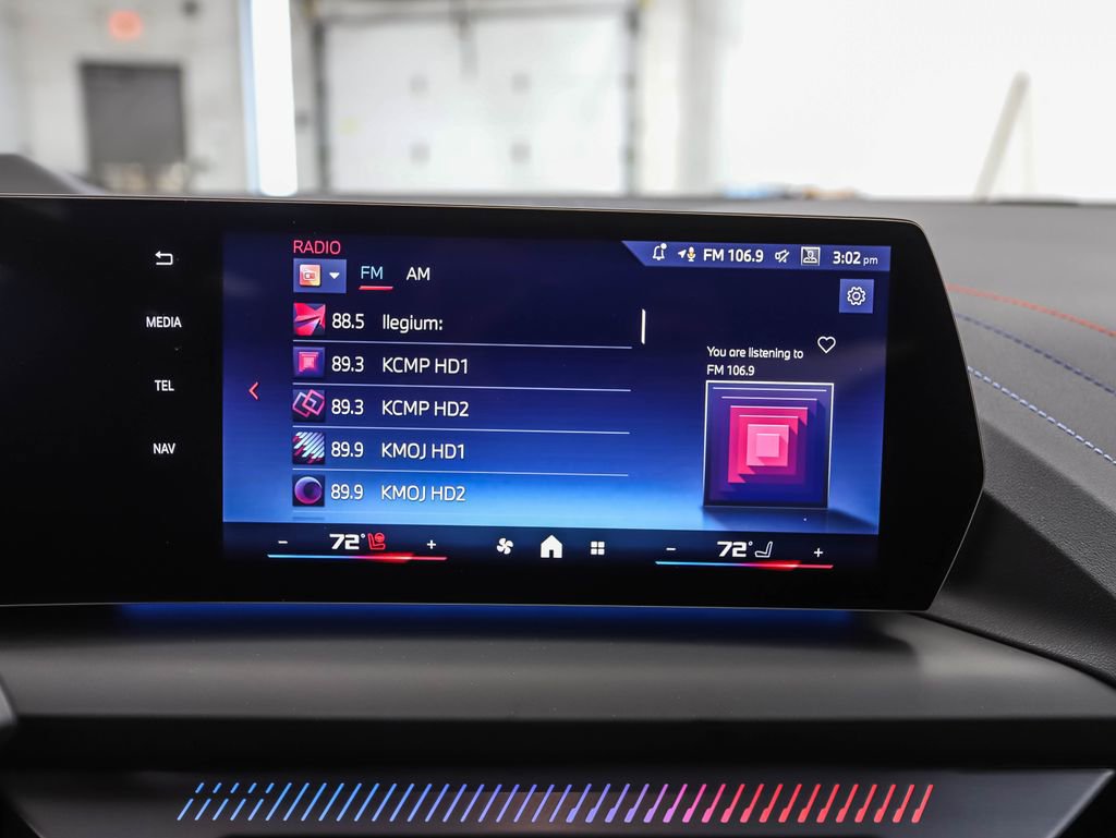 Used 2025 BMW M235i xDrive w/ Premium Package image 16