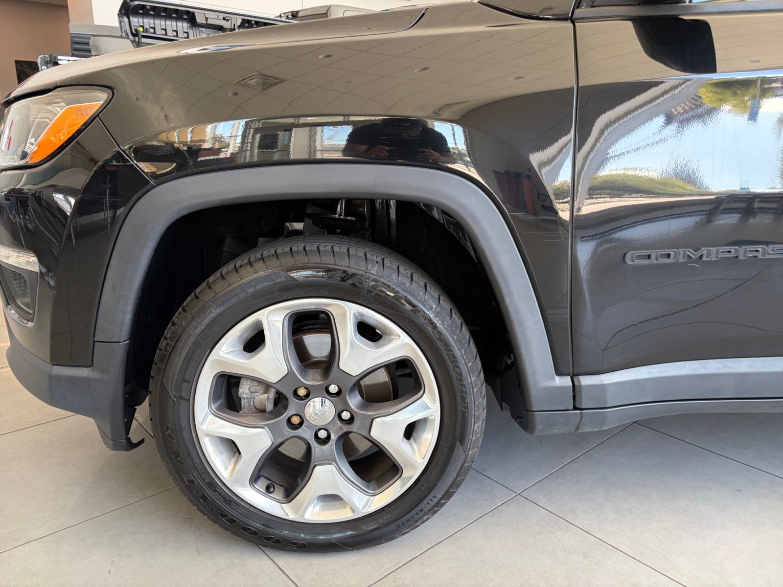 Used 2017 Jeep Compass Limited w/ Safe & Security Group AWD/4WD image 8