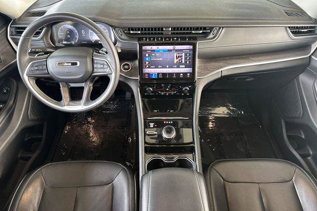 Certified 2023 Jeep Grand Cherokee L Limited w/ Black Appearance Package AWD/4WD image 13