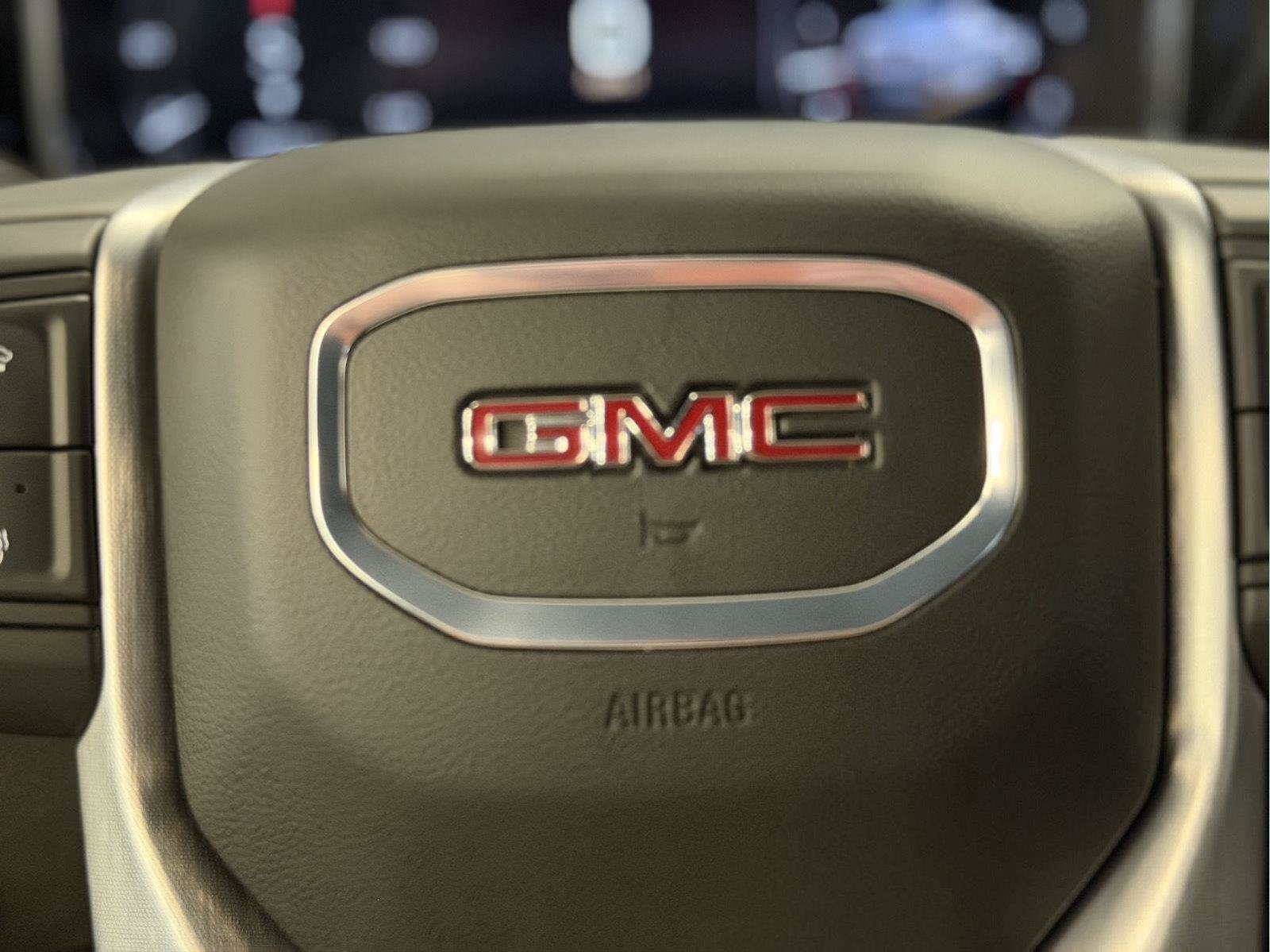 Used 2026 GMC Sierra 1500 SLT AWD/4WD image 13