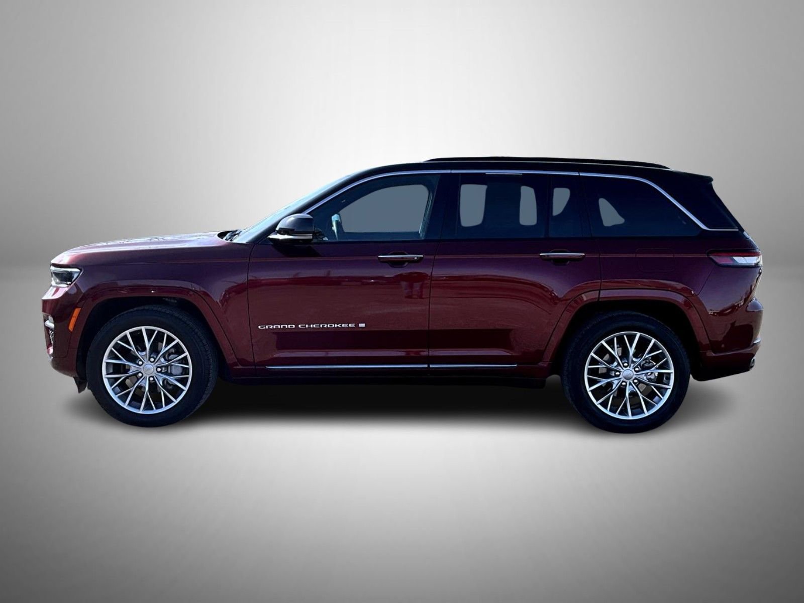 Used 2025 Jeep Grand Cherokee Summit AWD/4WD image 8