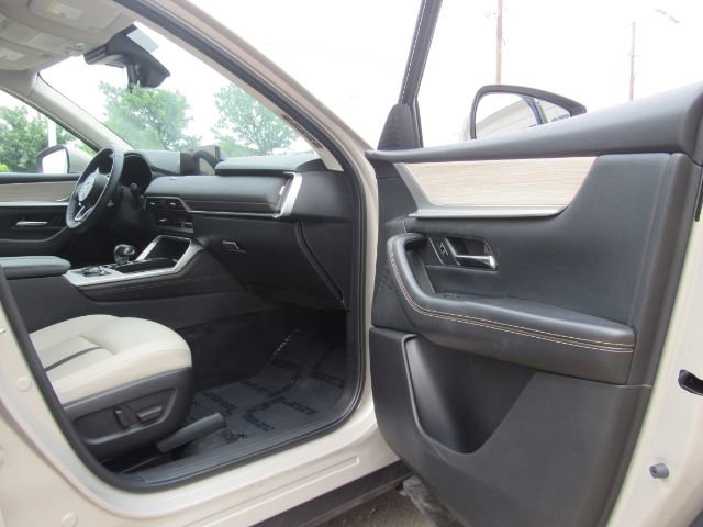 Used 2024 MAZDA CX-90 Plug-In Hybrid w/ Preferred image 25