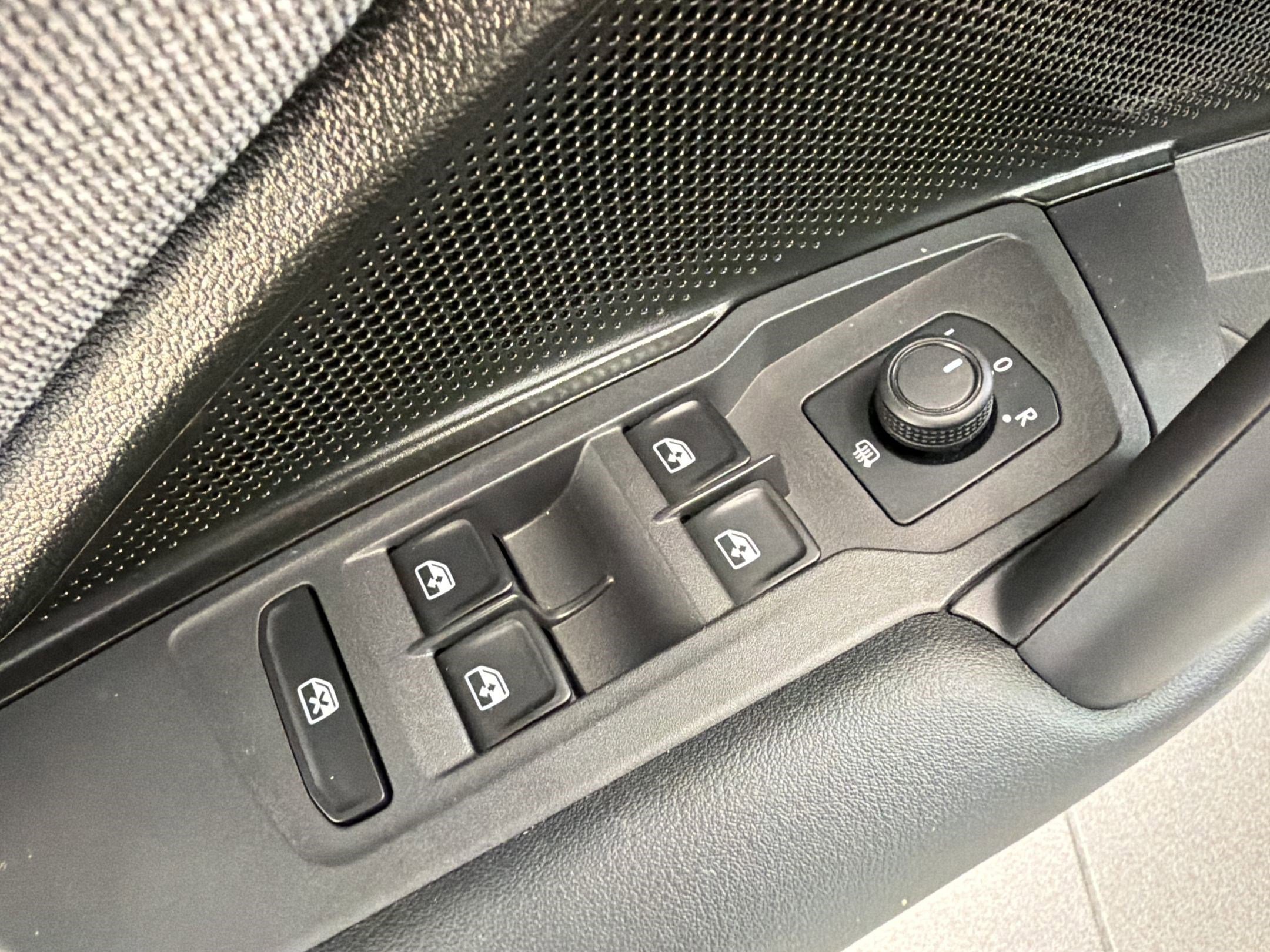 Used 2025 Volkswagen Tiguan S image 13