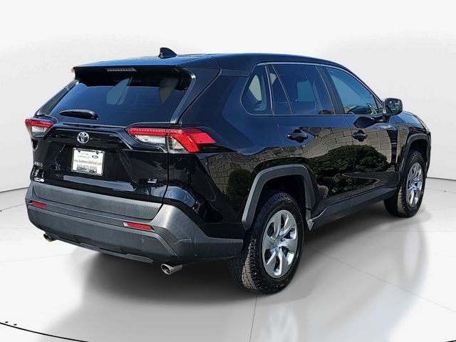 Used 2023 Toyota RAV4 LE image 3