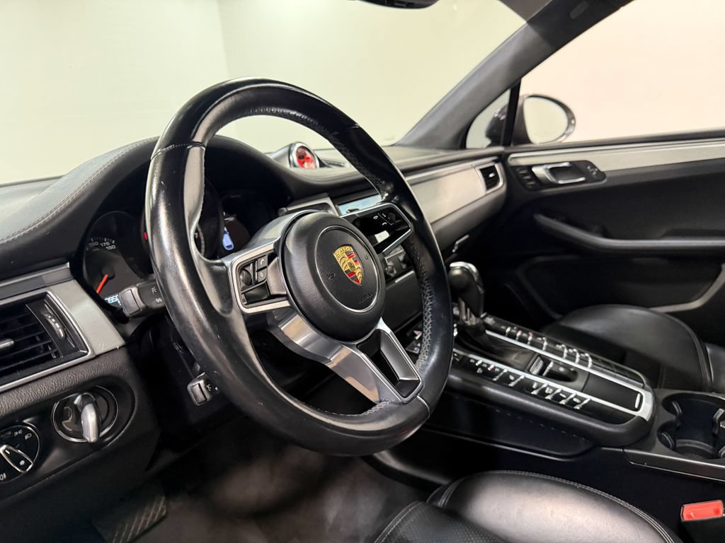 Used 2015 Porsche Macan Turbo AWD/4WD image 73