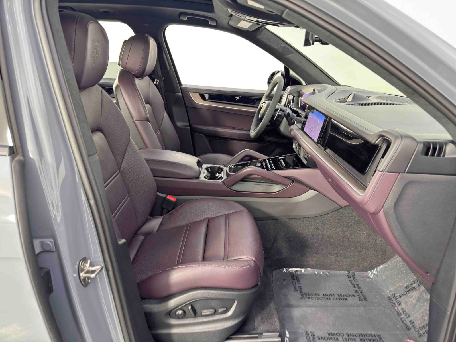 Used 2024 Porsche Cayenne Turbo image 16