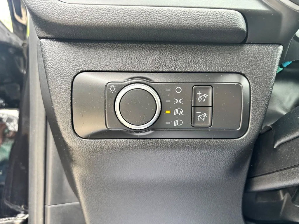 Used 2022 Ford Escape S FWD image 11