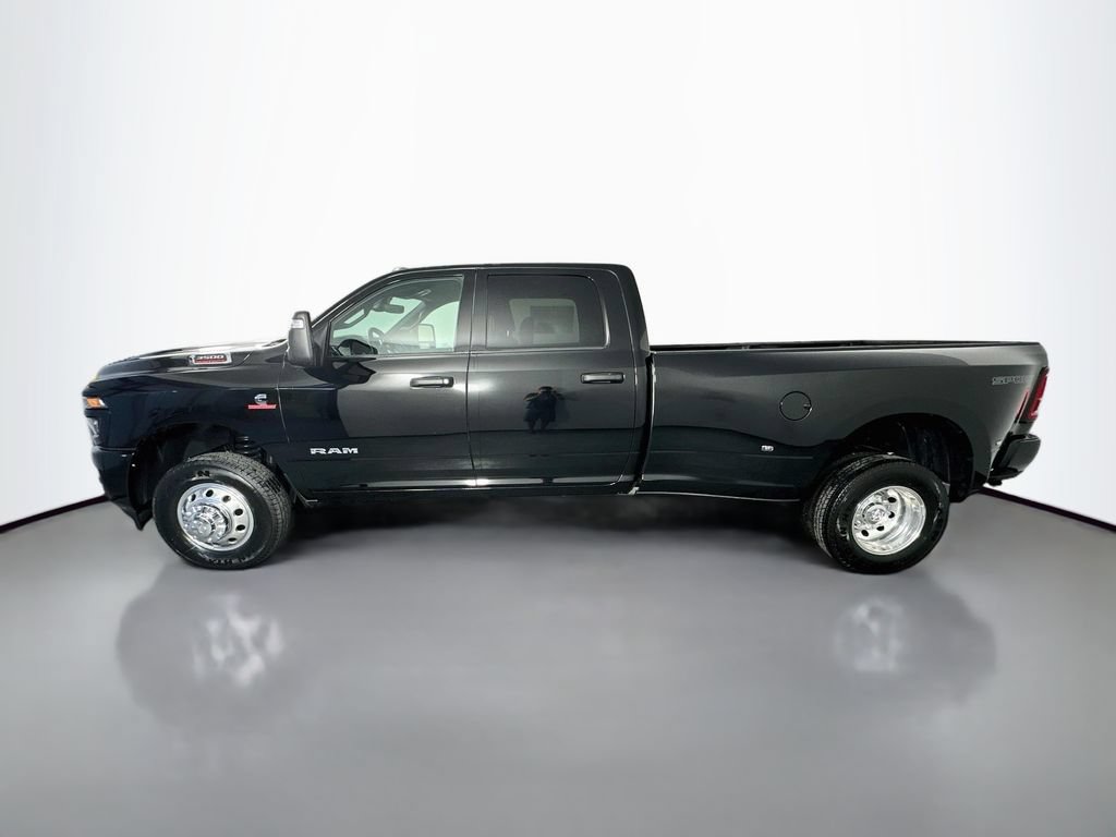 New 2026 RAM 3500 Big Horn AWD/4WD image 4