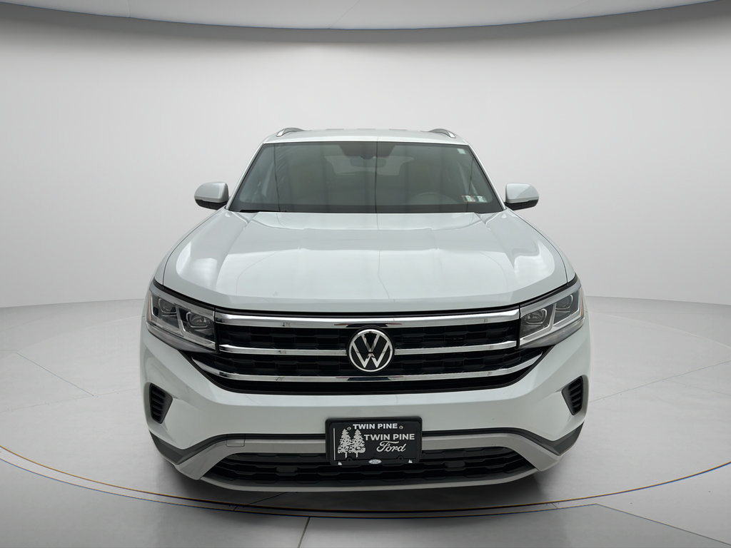 Used 2023 Volkswagen Atlas Cross Sport SE AWD/4WD image 2