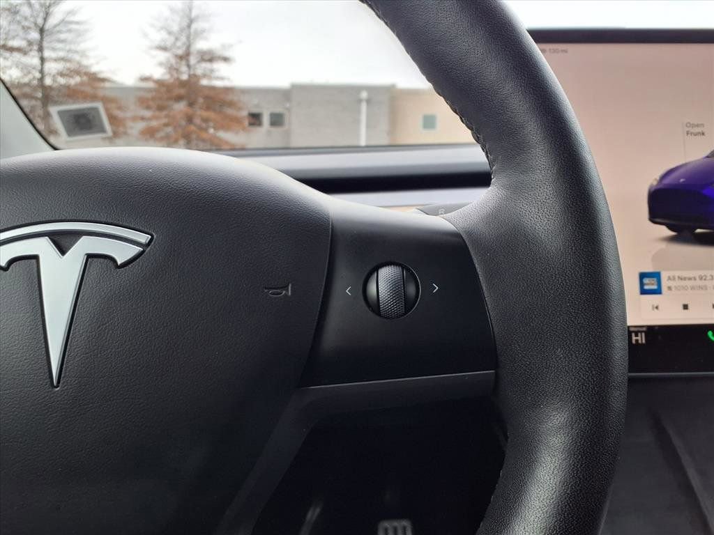 Used 2023 Tesla Model Y Performance image 14