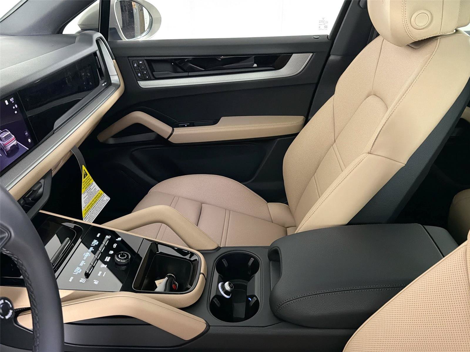 Certified 2026 Porsche Cayenne Coupe AWD/4WD image 30