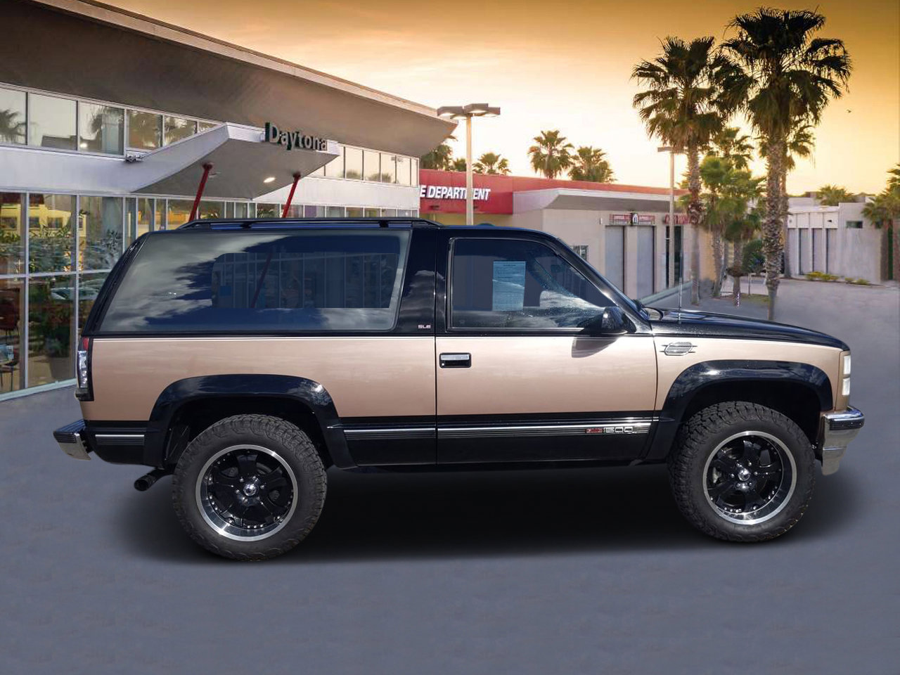 Used 1994 GMC Yukon 4WD 2-Door image 2