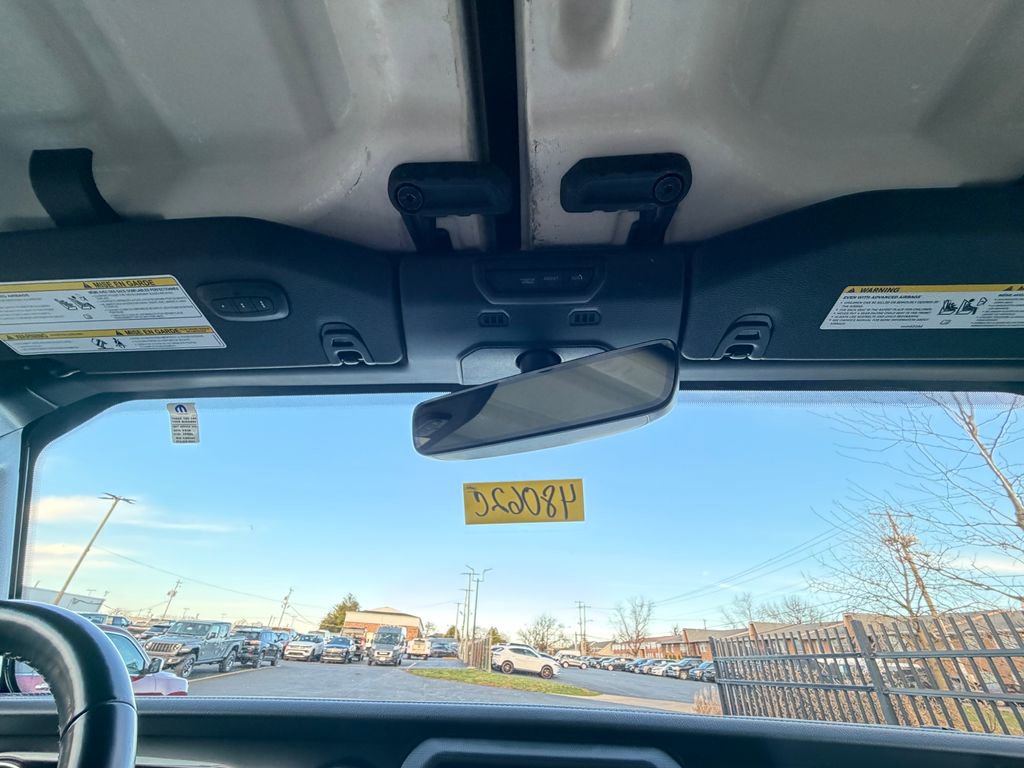 Used 2022 Jeep Wrangler Unlimited Sahara image 25