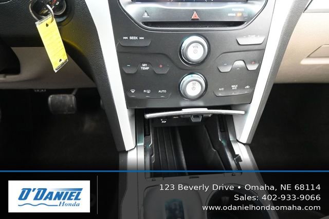 Used 2015 Ford Explorer XLT w/ Equipment Group 202B AWD/4WD image 31