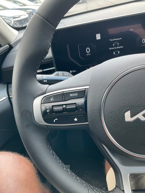 New 2025 Kia K5 EX image 42