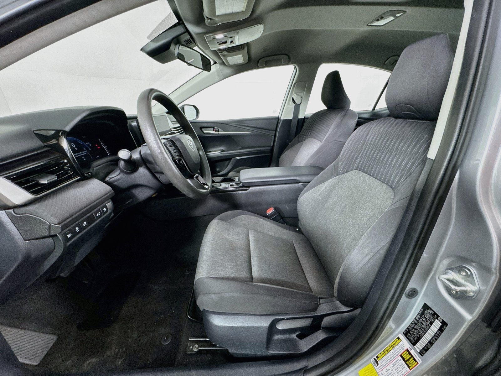 Used 2025 Toyota Camry LE FWD image 19