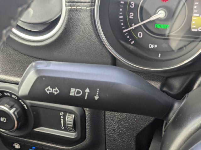 Used 2023 Jeep Wrangler Unlimited Sahara AWD/4WD image 28